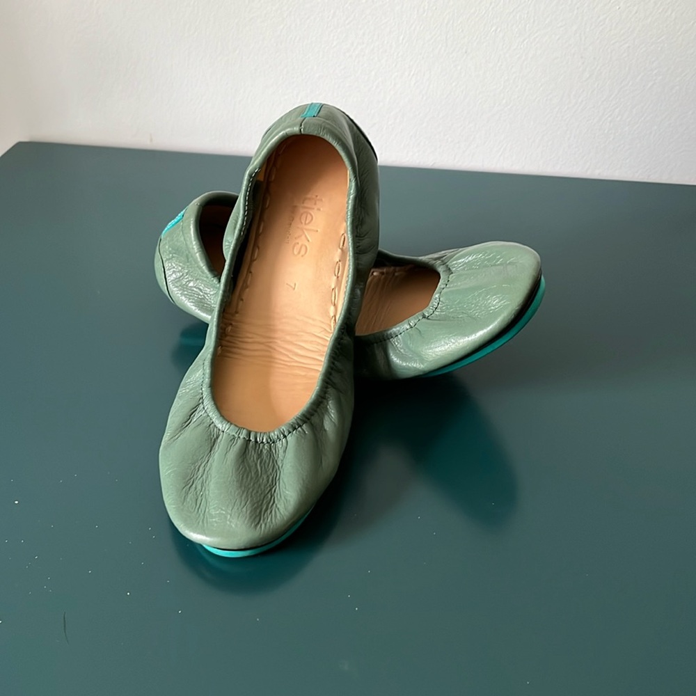 Tieks flats. Bottle green color. Size 7